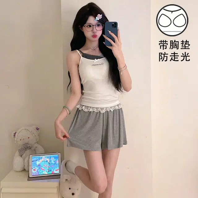 俏薇妮 简约凉感柔软时尚蕾丝高级感带胸垫吊带短裤家居服舒适透气休闲宽松可外穿夏季睡衣套装 女款