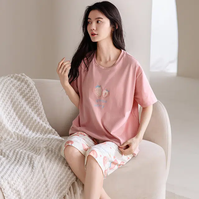 俏薇妮 简约可爱时尚高级感短袖七分裤带胸垫家居服柔软舒适透气休闲宽松凉感可外穿睡衣套装 女款
