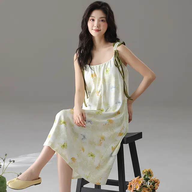 俏薇妮 小清新带胸垫蝴蝶花卉满印透气凉感无袖睡裙 女款 浅黄色