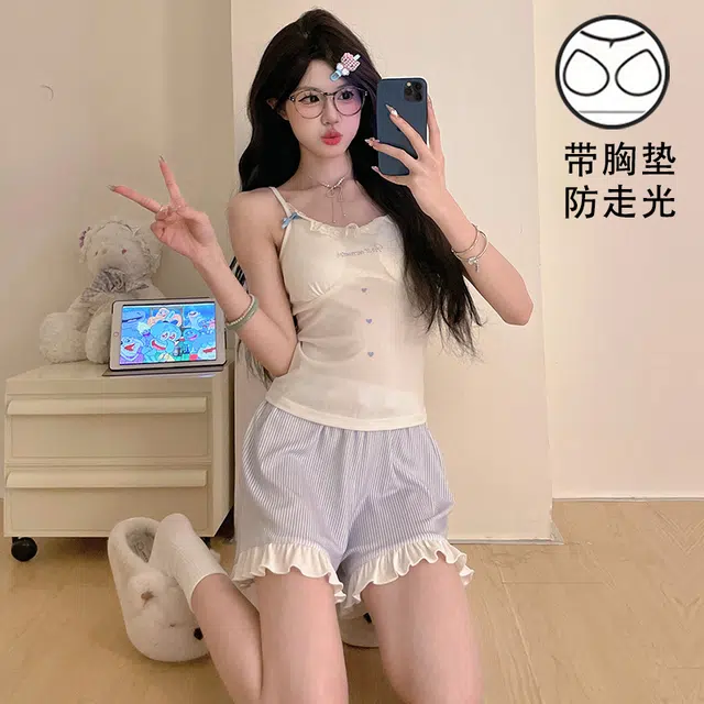 俏薇妮 简约冰凉感柔软时尚新潮高级感带胸垫吊带短裤家居服舒适透气休闲宽松可外穿夏季睡衣套装 女款