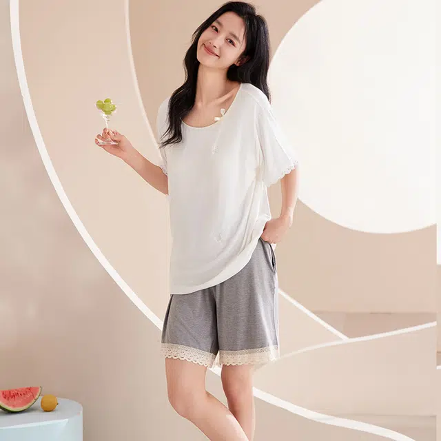 俏薇妮 简约时尚柔软高级感带胸垫短袖家居服舒适透气休闲凉感可外穿睡衣套装 女款 浅灰色