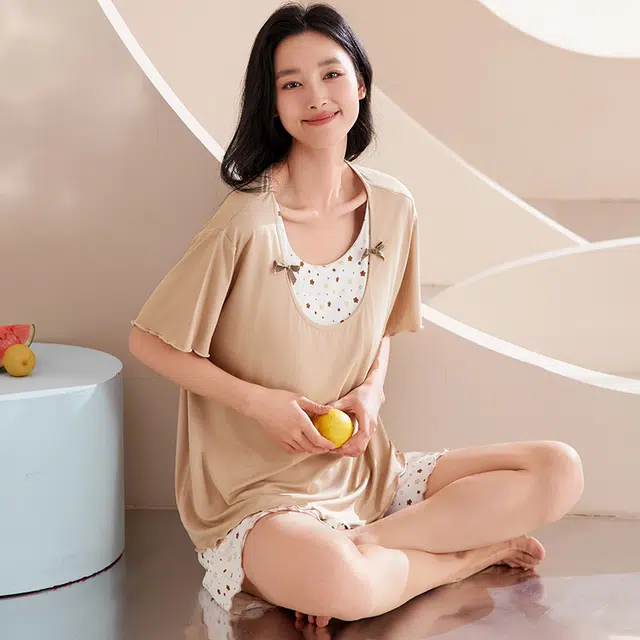 俏薇妮 简约时尚柔软高级感带胸垫短袖家居服舒适透气休闲凉感可外穿睡衣套装 女款 黄色