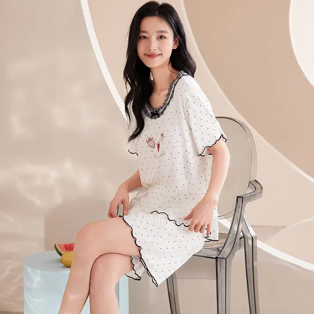俏薇妮 简约时尚柔软高级感带胸垫短袖家居服舒适透气休闲凉感可外穿睡衣套装 女款 米白色