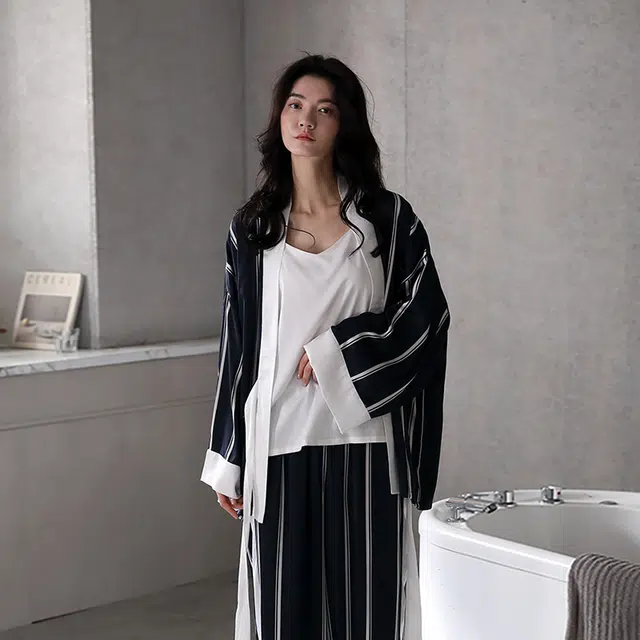 俏薇妮 凉感冰丝条纹吊带长袖三件套宽松和服日系高级感实用可外穿家居服睡衣套装 女款 藏蓝