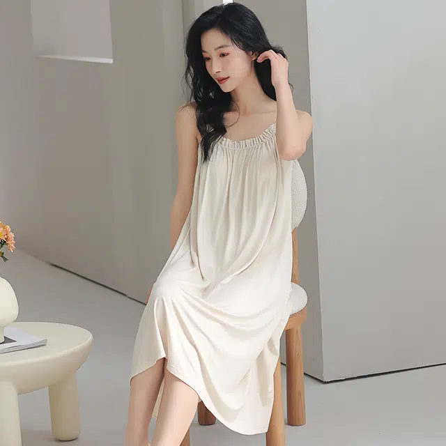 俏薇妮 柔软简约纯色时尚高级感带胸垫吊带家居服舒适透气休闲可外穿无袖睡裙 女款 图片色