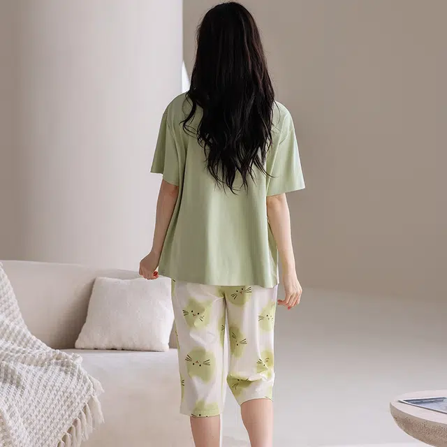 俏薇妮 时尚慵懒简约可爱高级感短袖七分裤带胸垫家居服柔软舒适透气休闲宽松凉感可外穿睡衣套装 女款