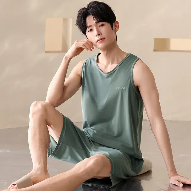 俏薇妮 柔软简约纯色时尚温馨运动风高级感家居服舒适透气休闲凉感可外穿睡衣套装 男款 浅绿色