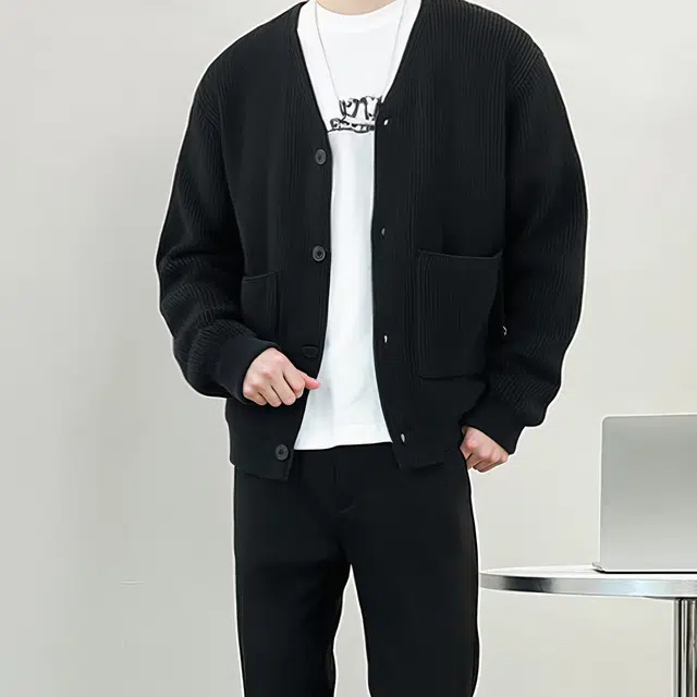 V