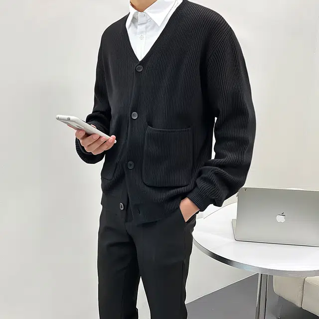 V