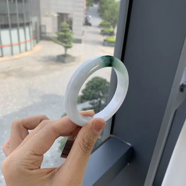 翠亨祥 新中式 国潮国风 优雅气质款 白底青正圈 糯种 翡翠手镯 女款