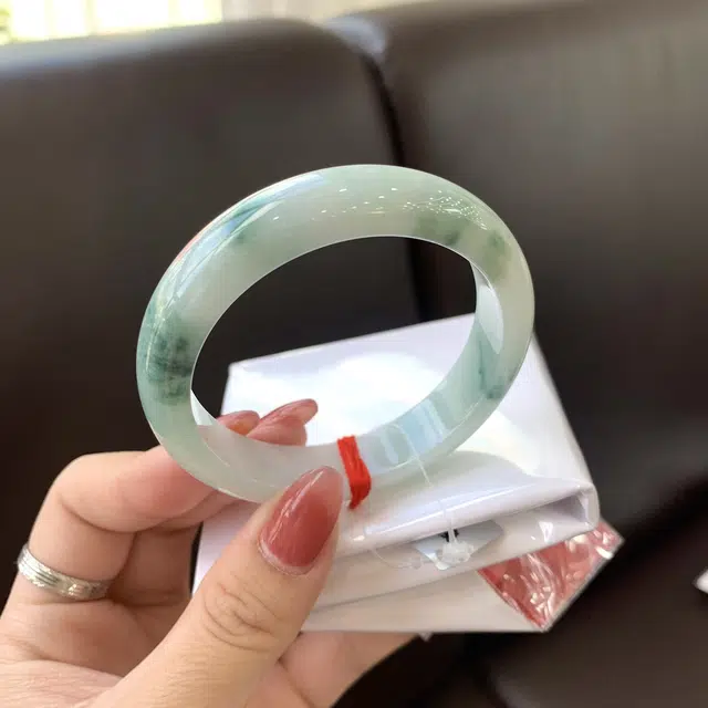 翠亨祥 大气优雅小圈口细糯胶底飘花 糯种 翡翠手镯 女款