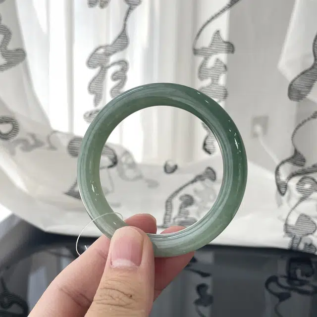 翠亨祥 新中式 温润气质 高级翡翠正圈 胶湖水绿半山水 糯冰 手镯 女款