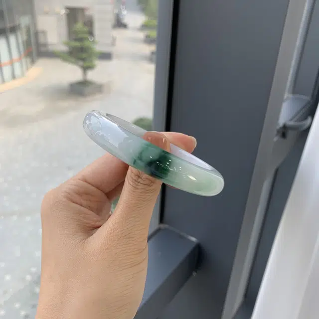 翠亨祥 新中式 国潮国风 优雅气质款 白底青正圈 糯种 翡翠手镯 女款