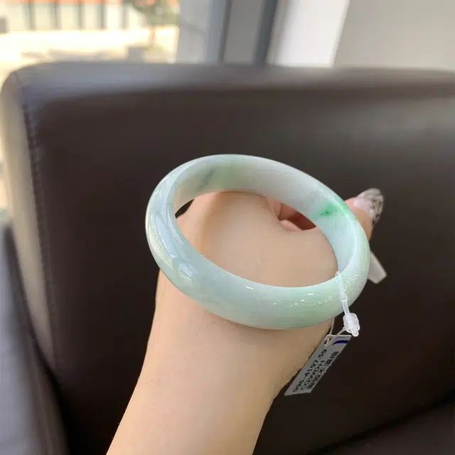 翠亨祥 新中式飘绿花正圈 糯种 翡翠手镯 女款