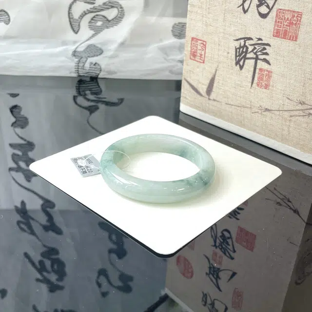 翠亨祥 正圈 细糯飘绿花新中式 优雅气质款 糯种 翡翠手镯 女款