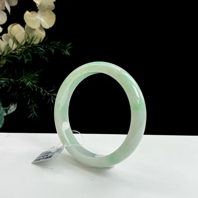 翠亨祥 新中式 高级轻奢款 气质 正圈 细糯晴底飘绿花 糯种 翡翠手镯 女款