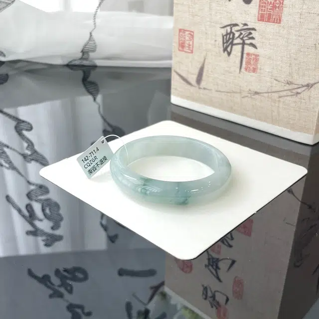 翠亨祥 气质大气糯化飘绿花优雅高级 糯种 翡翠手镯 女款