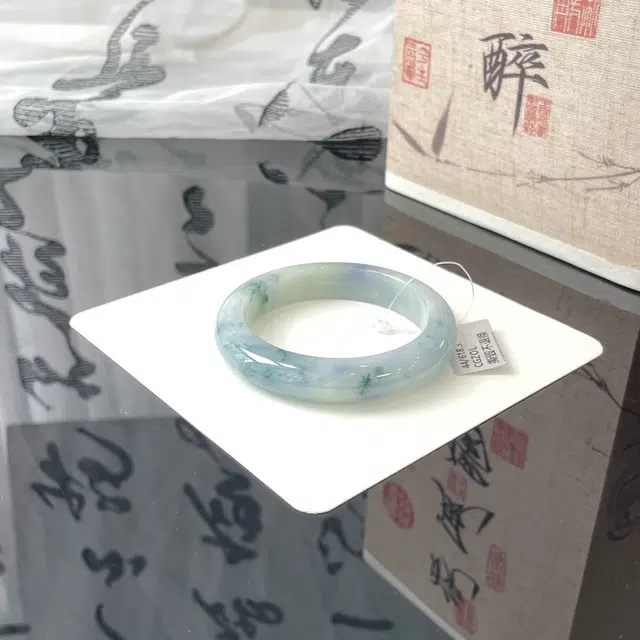 翠亨祥 大气优雅细糯飘花洒紫罗兰 糯种 翡翠手镯 女款