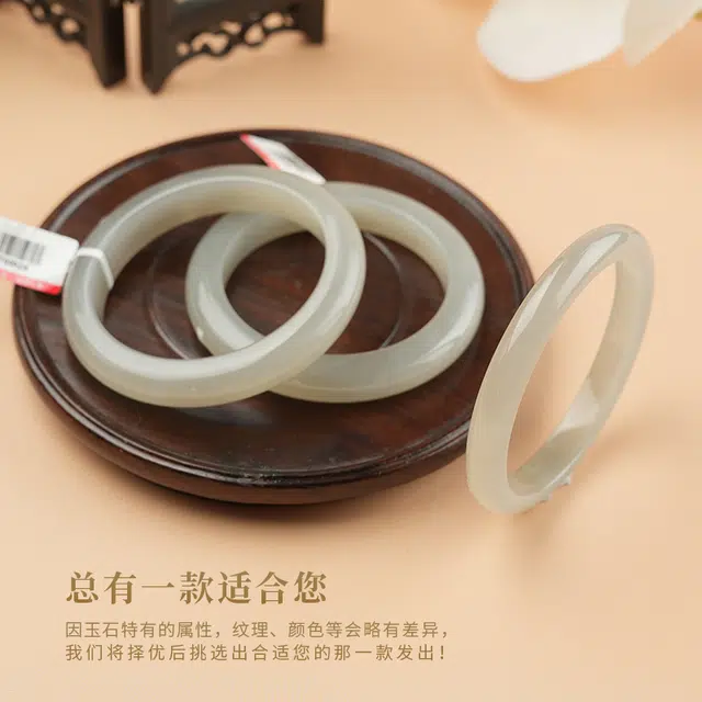 小刘珠宝 新中式 国潮 旗袍汉服古典 古风 轻奢 典雅高级感 时尚通勤 气质温婉 大气百搭 素圈#好运 和田玉手镯 烟紫 女款