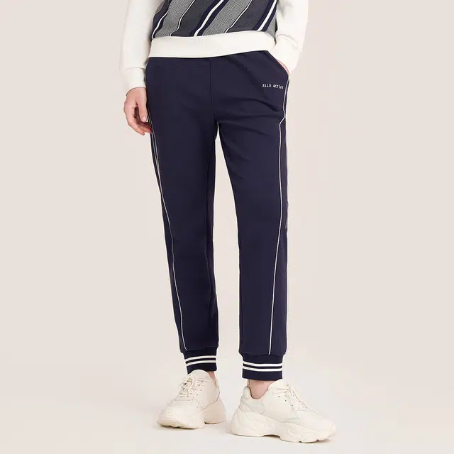 Elle Active