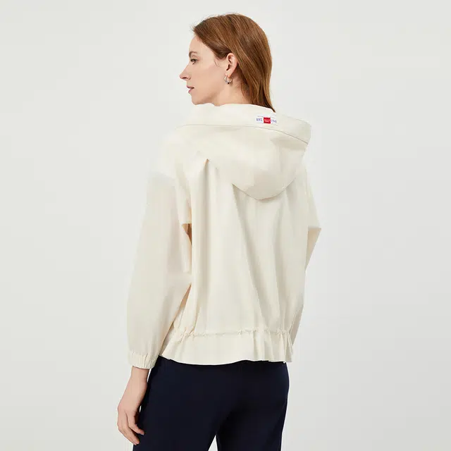 Elle Active
