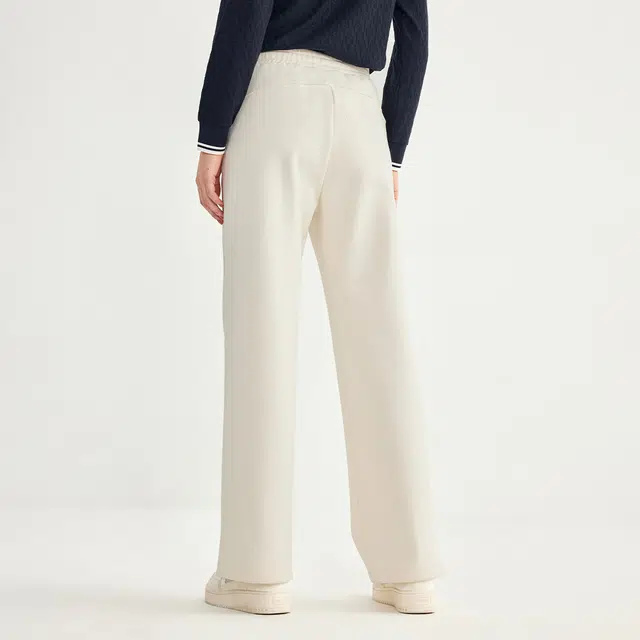 Elle Active