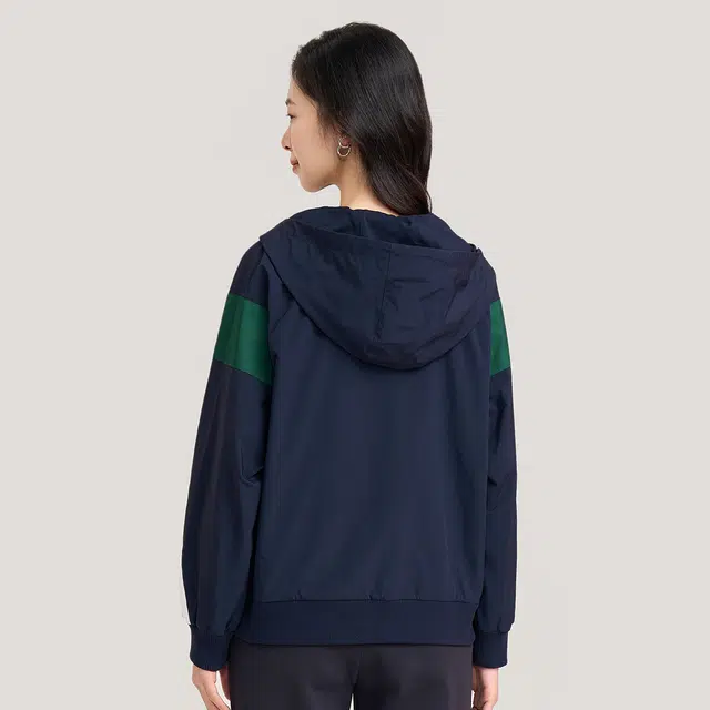 Elle Active