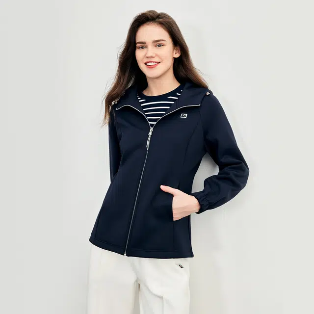 Elle Active