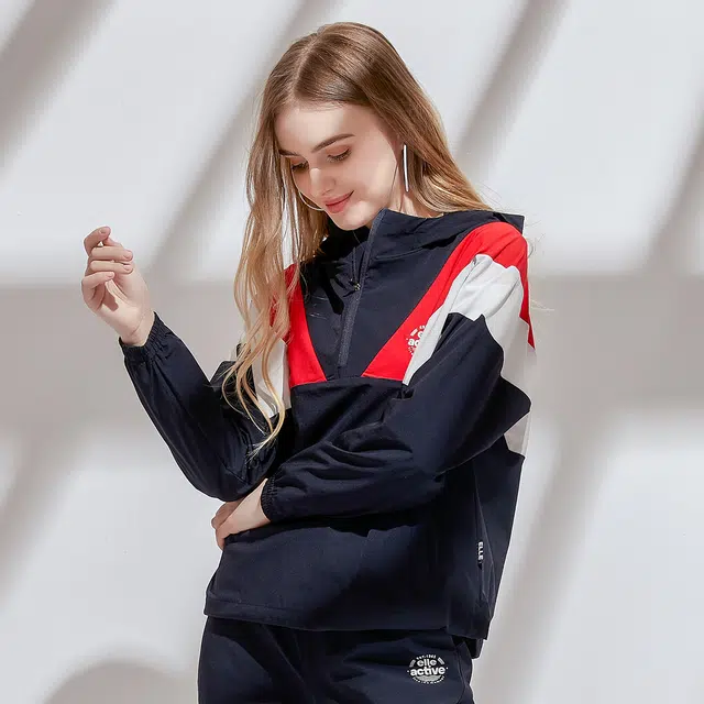 Elle Active