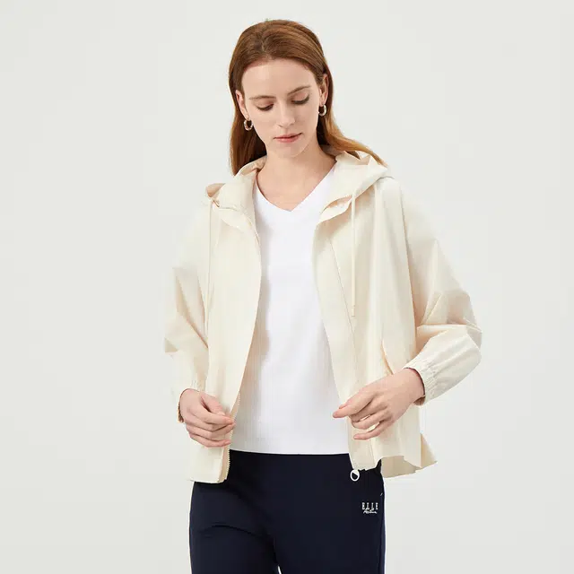 Elle Active