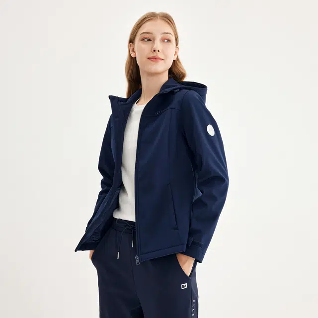 Elle Active