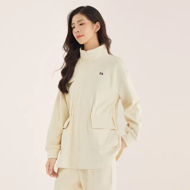 Elle Active