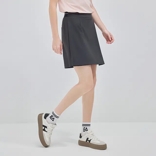 Elle Active
