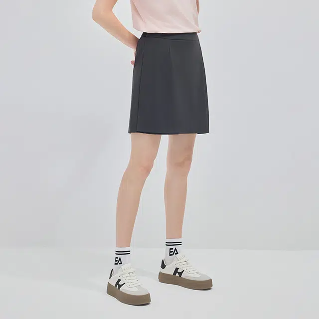 Elle Active