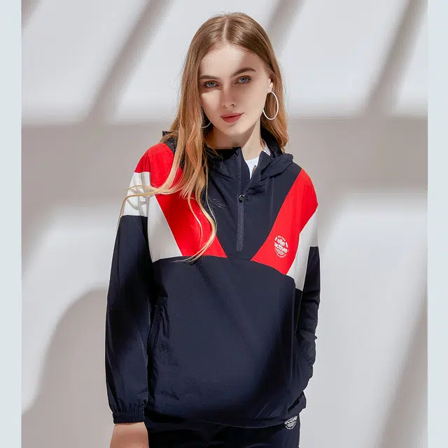 Elle Active