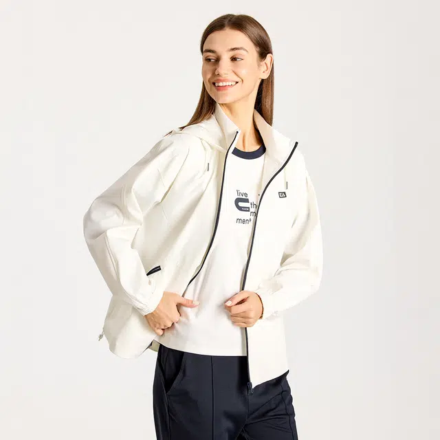 Elle Active