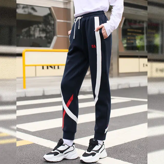 Elle Active
