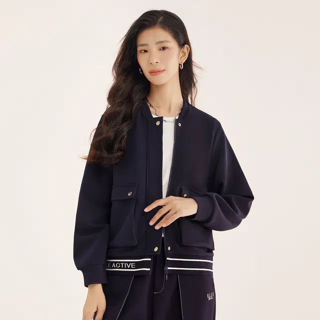 Elle Active