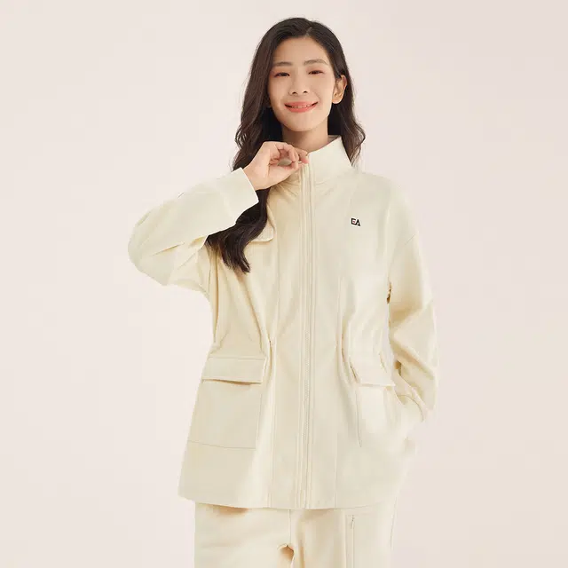 Elle Active