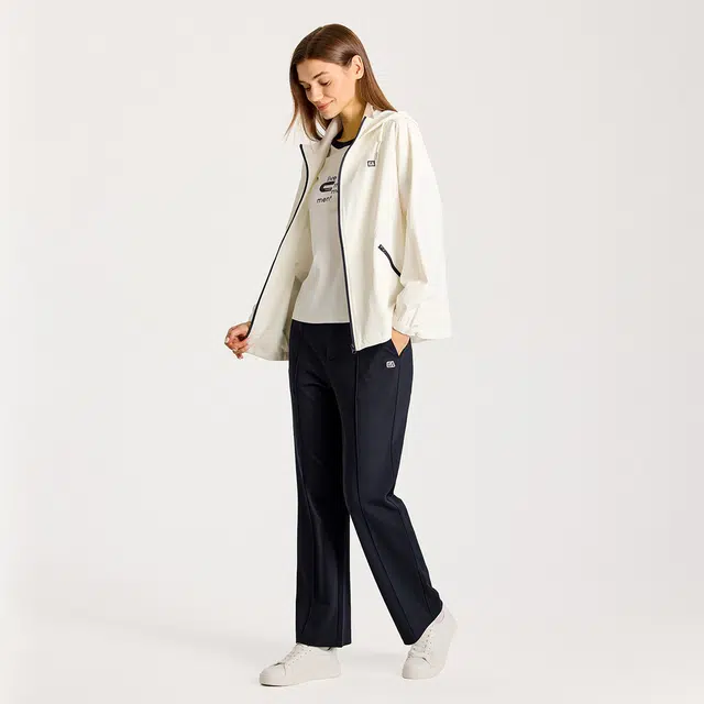Elle Active