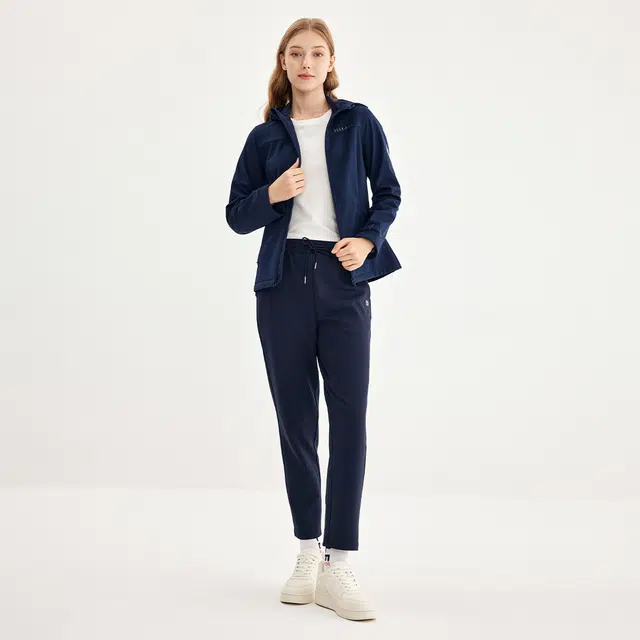 Elle Active