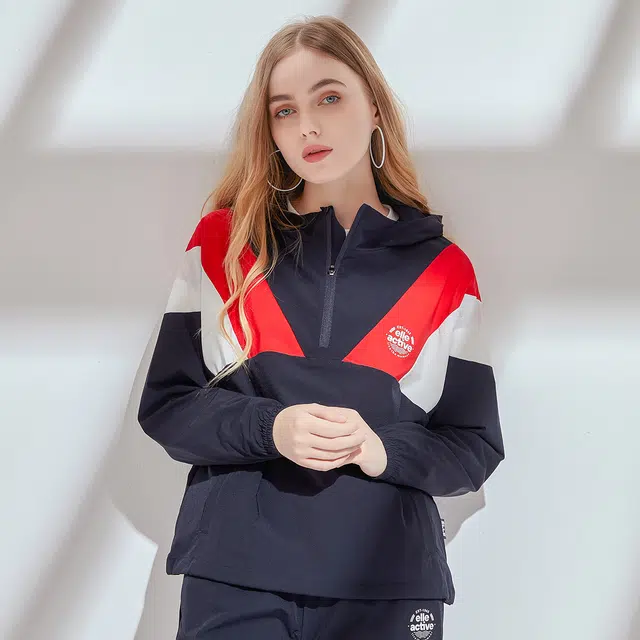 Elle Active