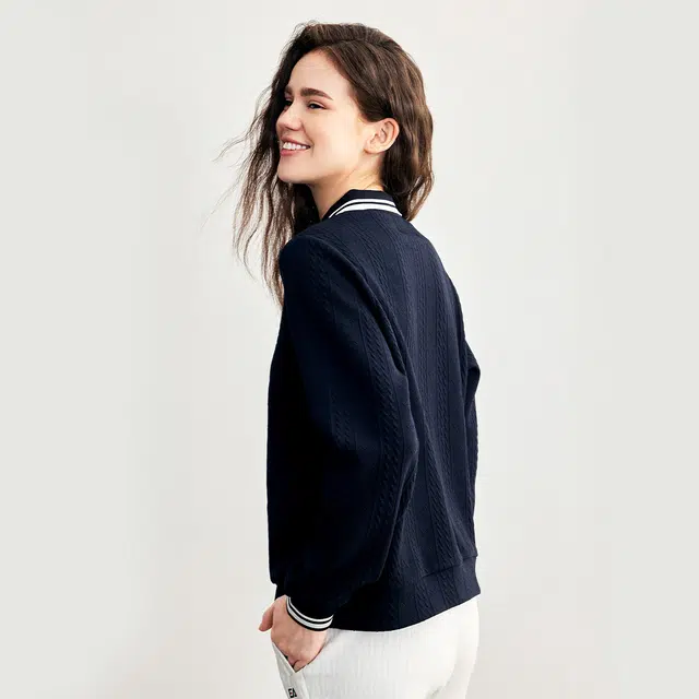 Elle Active