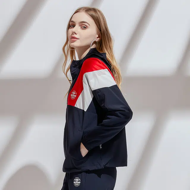 Elle Active