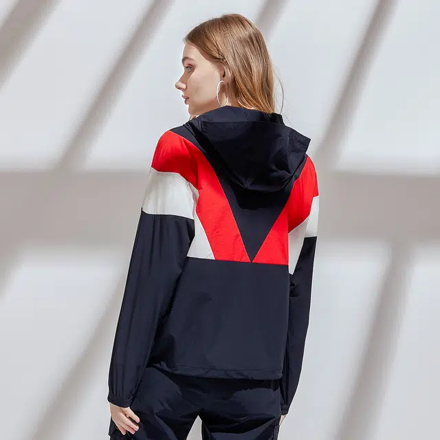 Elle Active
