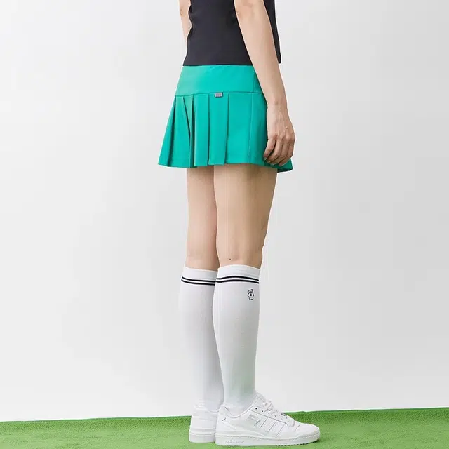 可莱安 纯色简约字母花朵印花图案中腰休闲短裙 女款 绿色