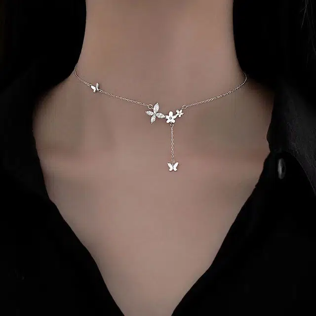 925