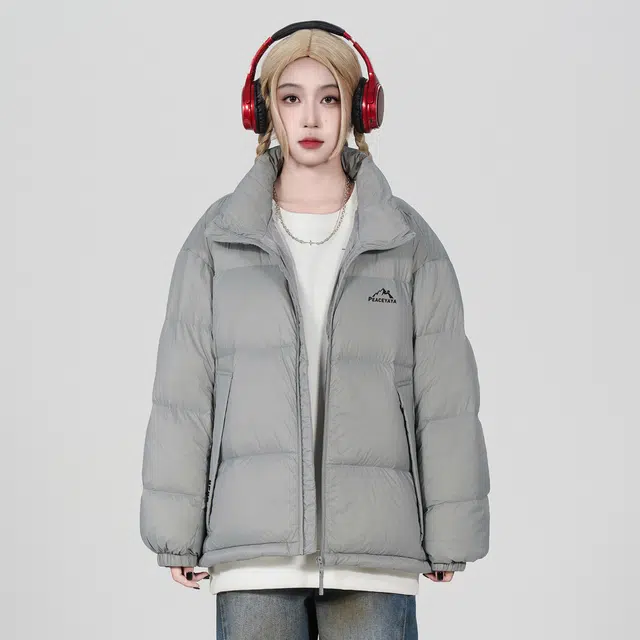 鸭鸭 经典暖冬系列 简约字母印花设计感青少年基础款学生党好物学院风纯色户外通勤防风保暖抗皱宽松休闲百搭拉链立领羽绒服 男女同款