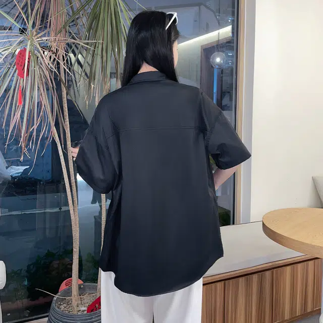 鸭鸭 日系工装翻领夏季潮流少年感新款大码休闲宽松基础纯色落肩上衣简约休闲 衬衣学院风百搭宽松垂感透气短袖衬衫 男女同款