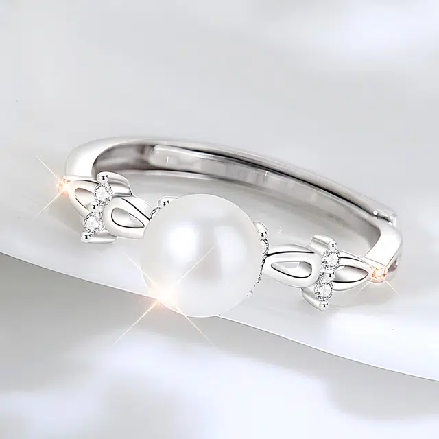 925